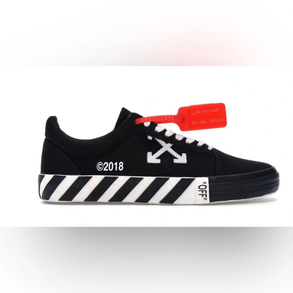Off-White vulc low Black Striped Sneakers - Picture 1 of 10
